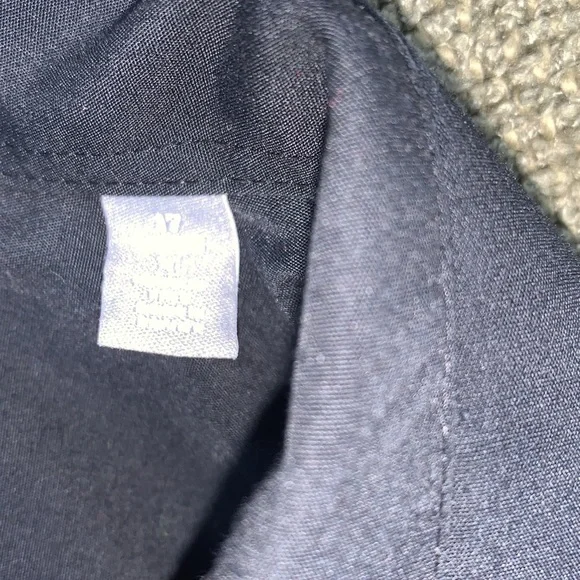 Van Heusen Fitted Black Button Up Dress Shirt Size Neck 17 - Picture 4 of 5